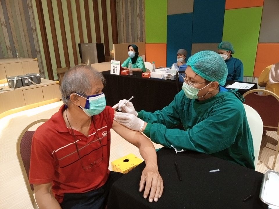 1.-Elderly-and-Teacher-Vaccine-Center-at-QBig-1.jpeg
